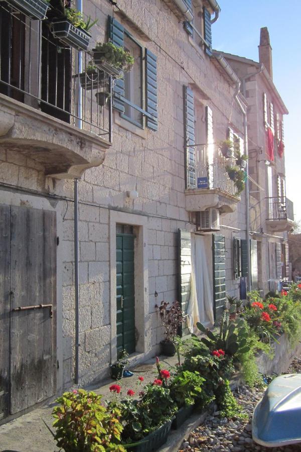 Apartments By The Sea Komiza, Vis - 8533 Exterior photo
